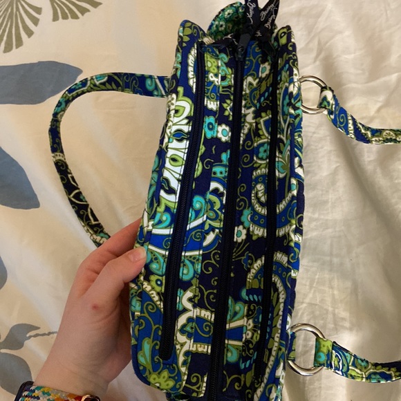 Vera Bradley Rhythm and Blues zippered shoulder bag with lots of organization - Picture 4 of 5